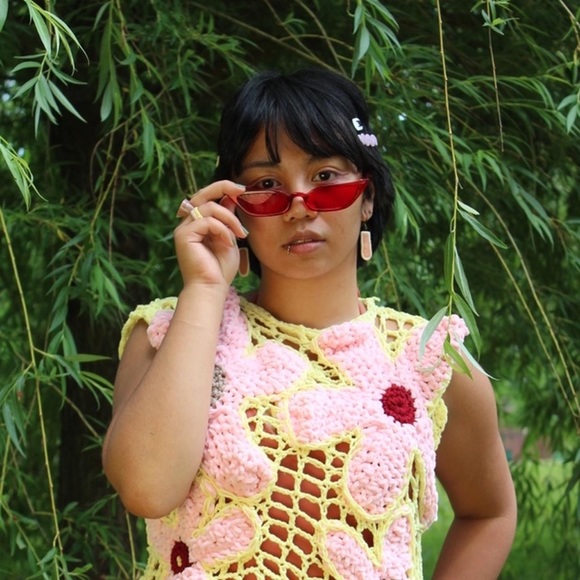 Red Slim Cat Eye Sunglasses - PLEASE COMMENT BEFORE BUYING - Picture 3 of 4